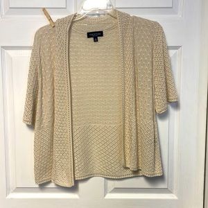 Super cute short sleeve sweater size XL